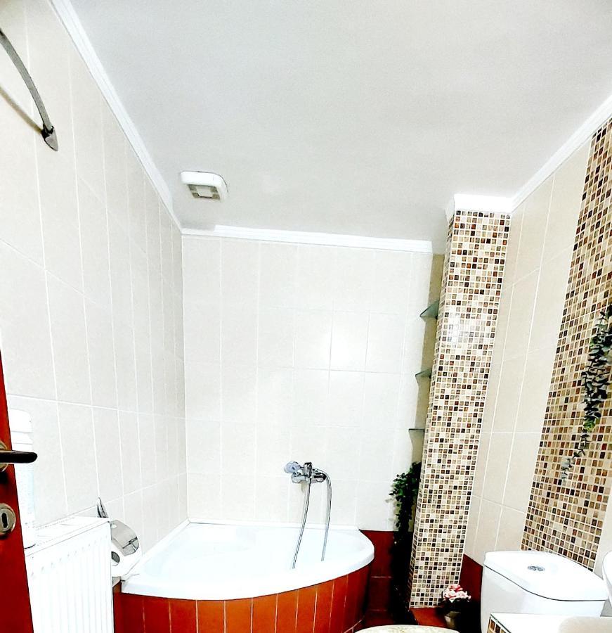 "Home Sweet Home" 3 Bedrooms Big House 110M Free Indoor Parking! 塞萨洛尼基 外观 照片